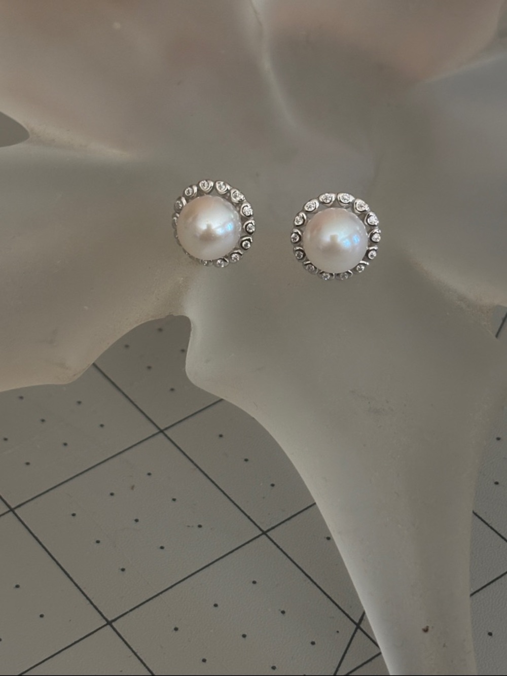 Genuine White Pearl 8.5 mm Sterling Silver 925 Simulated Diamond Studs